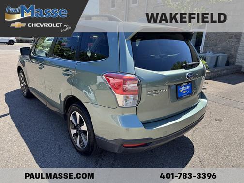 Jasmine Green Metallic 2018 Subaru Forester 2.5i Limited