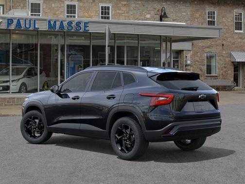 Mosaic Black Metallic 2026 Chevrolet Trax LT