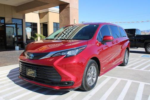 2021 Toyota Sienna LE