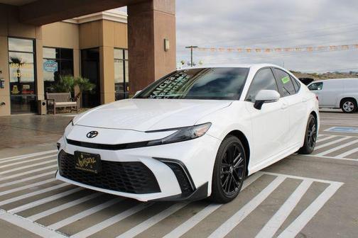 2025 Toyota Camry SE