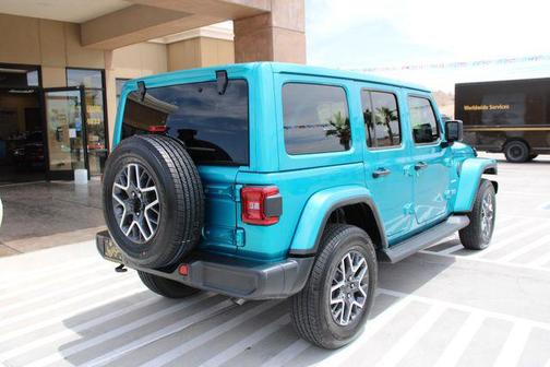2024 Jeep Wrangler 4-Door Sahara 4x4