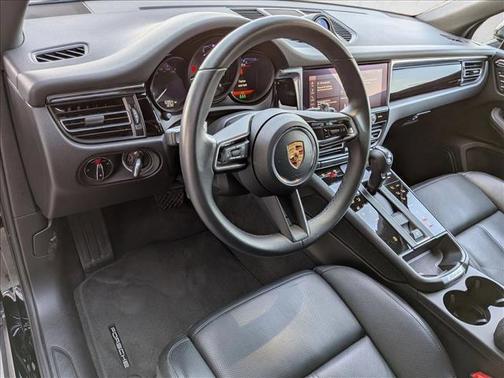 2025 Porsche Macan T