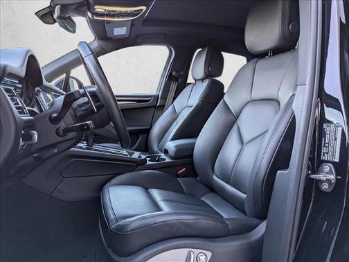 2025 Porsche Macan T