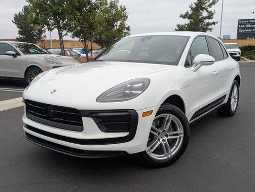 2025 Porsche Macan AWD