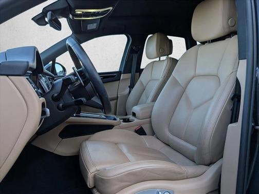 2022 Porsche Macan AWD