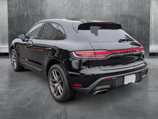 2022 Porsche Macan Base