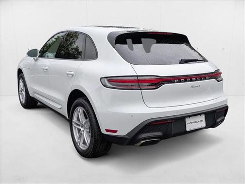 2025 Porsche Macan AWD