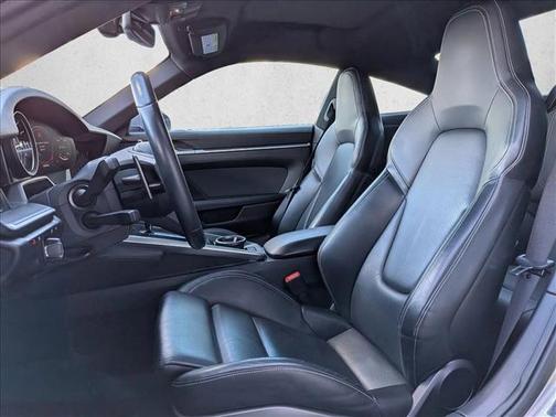 2022 Porsche 911 Carrera