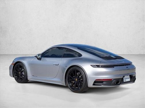 2022 Porsche 911 Carrera