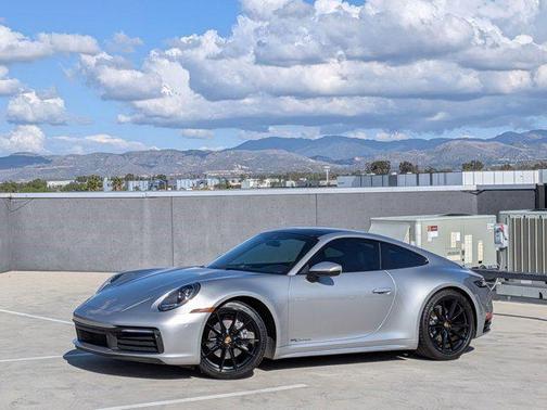 2022 Porsche 911 Carrera