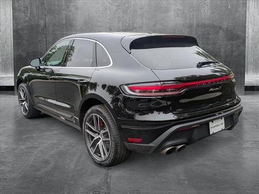 2022 Porsche Macan Base
