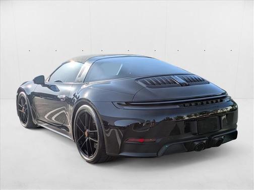 2025 Porsche 911 Targa 4 GTS