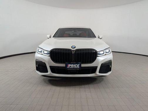 Mineral White Metallic 2020 BMW 750 i xDrive