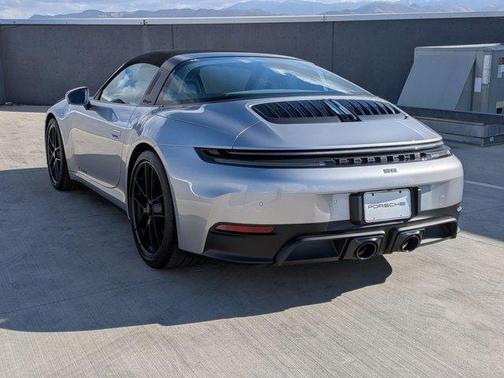 2025 Porsche 911 Targa 4 GTS
