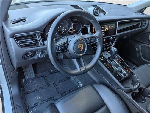 2025 Porsche Macan T