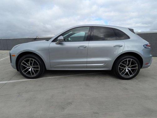 2025 Porsche Macan AWD
