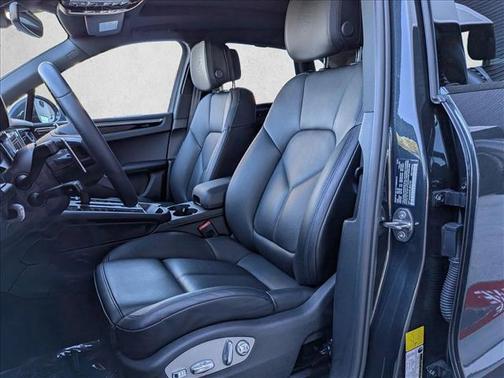 2025 Porsche Macan T