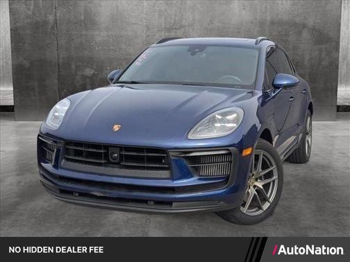 Gentian Blue Metallic 2023 Porsche Macan Macan