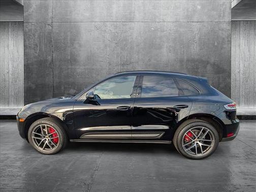 2023 Porsche Macan Base