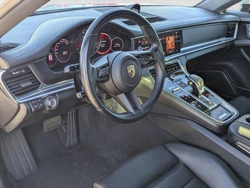 2023 Porsche Panamera 4 Platinum Edition