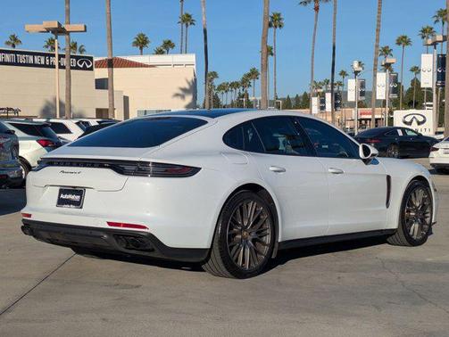 2023 Porsche Panamera 4 Platinum Edition