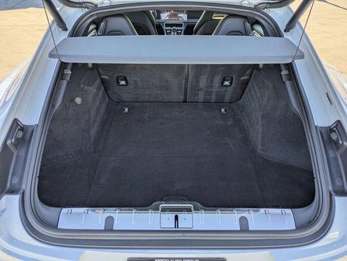 2023 Porsche Panamera 4 Platinum Edition