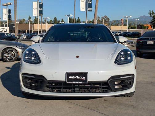 2023 Porsche Panamera 4 Platinum Edition