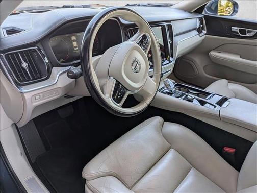 2022 Volvo S60 Recharge Plug-In Hybrid T8 Inscription