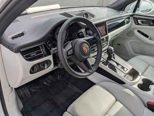 2025 Porsche Macan S