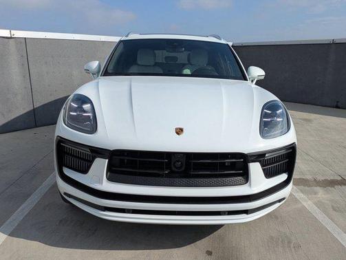 2025 Porsche Macan S