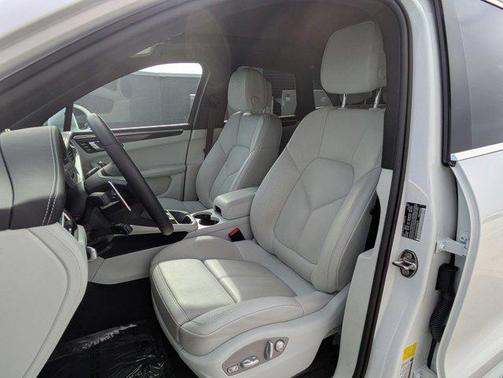 2025 Porsche Macan S
