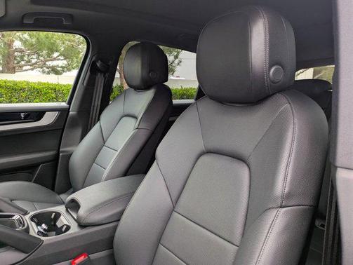 2025 Porsche Cayenne S