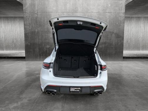 2024 Porsche Macan AWD