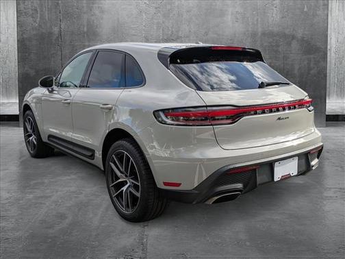 2024 Porsche Macan Base