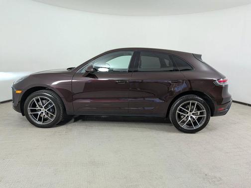 Copper Ruby Metallic 2025 Porsche Macan Macan