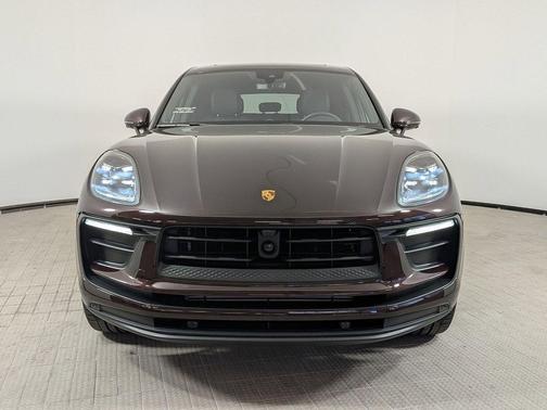Copper Ruby Metallic 2025 Porsche Macan Macan