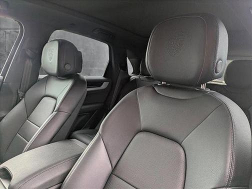 2024 Porsche Cayenne AWD