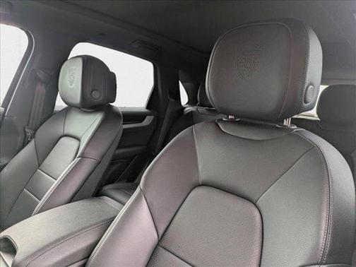 2024 Porsche Cayenne AWD