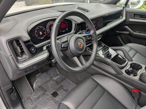 2024 Porsche Cayenne AWD