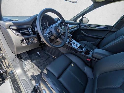 2025 Porsche Macan T
