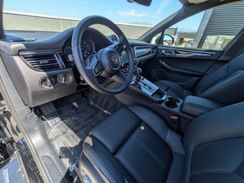 2025 Porsche Macan T