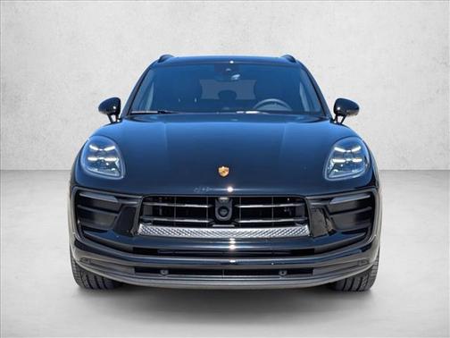 2025 Porsche Macan T