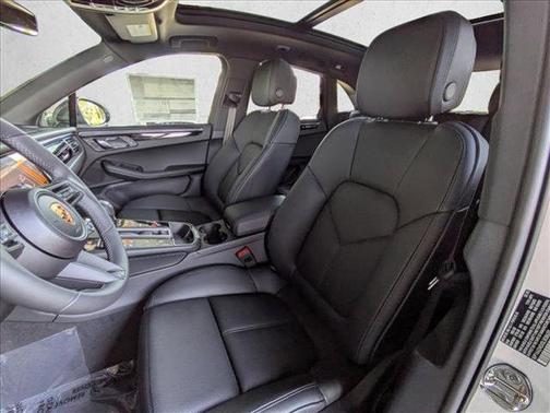 2025 Porsche Macan T