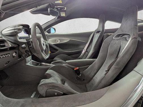 2024 McLaren Artura Performance