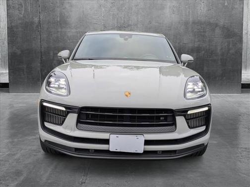 2022 Porsche Macan Base