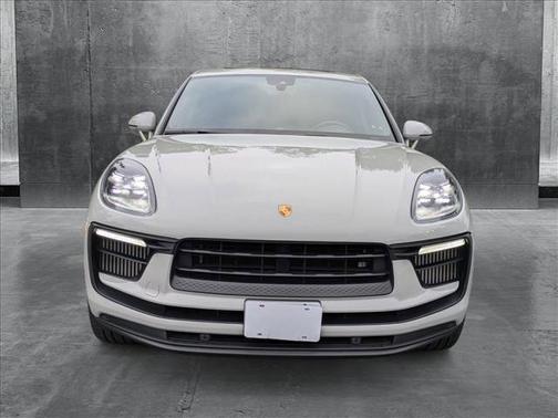 2022 Porsche Macan Base