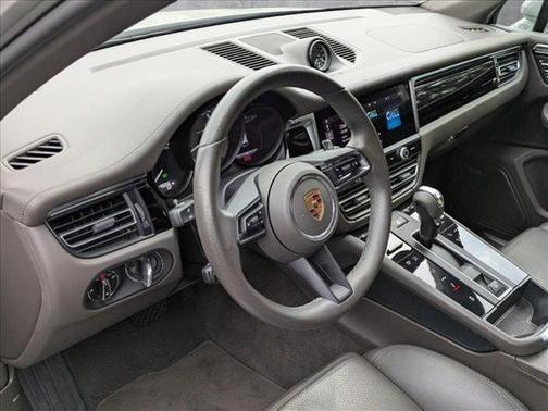 2022 Porsche Macan Base