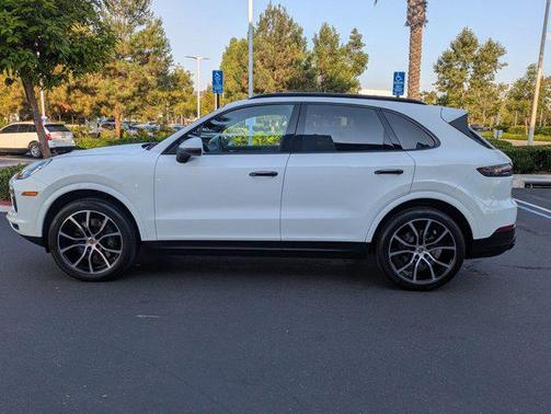 2023 Porsche Cayenne Platinum Edition