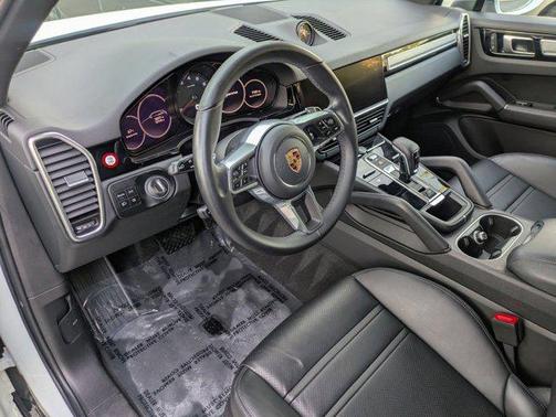 2023 Porsche Cayenne Platinum Edition