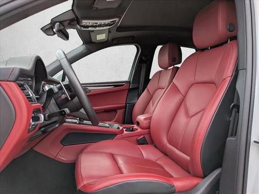 2025 Porsche Macan AWD